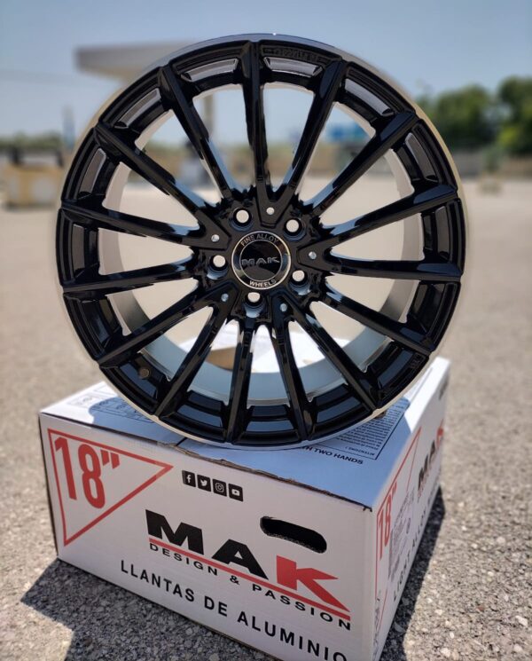 cerchi dedicati Mercedes MAK KOMET gloss black mirror ring da 18″ in 5/112 ET 43