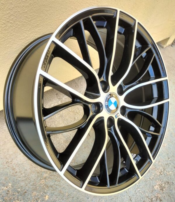 cerchi in lega BMW modello 405M black diamond da 18″ unica misura in 5/120 ET 34 - immagine 2